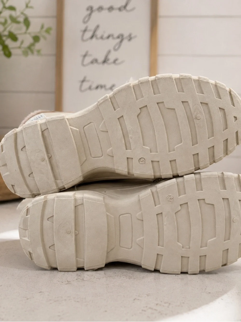 NWT Beige Platform Snow Boots Women’s Size 6/6.5 Faux Fur Waterproof Lace-Up